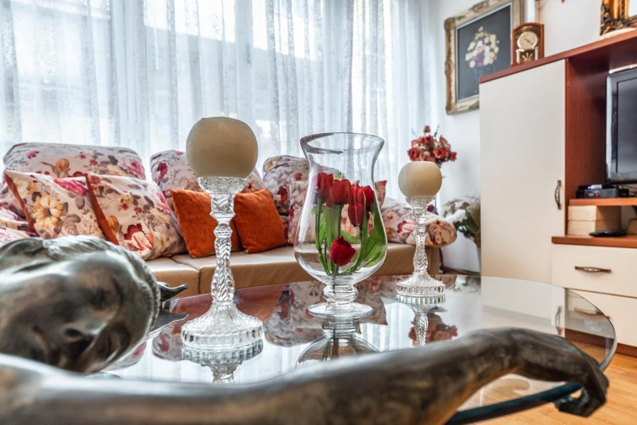 Vintage And Warm 2Br Apartament In Tirana Kültér fotó