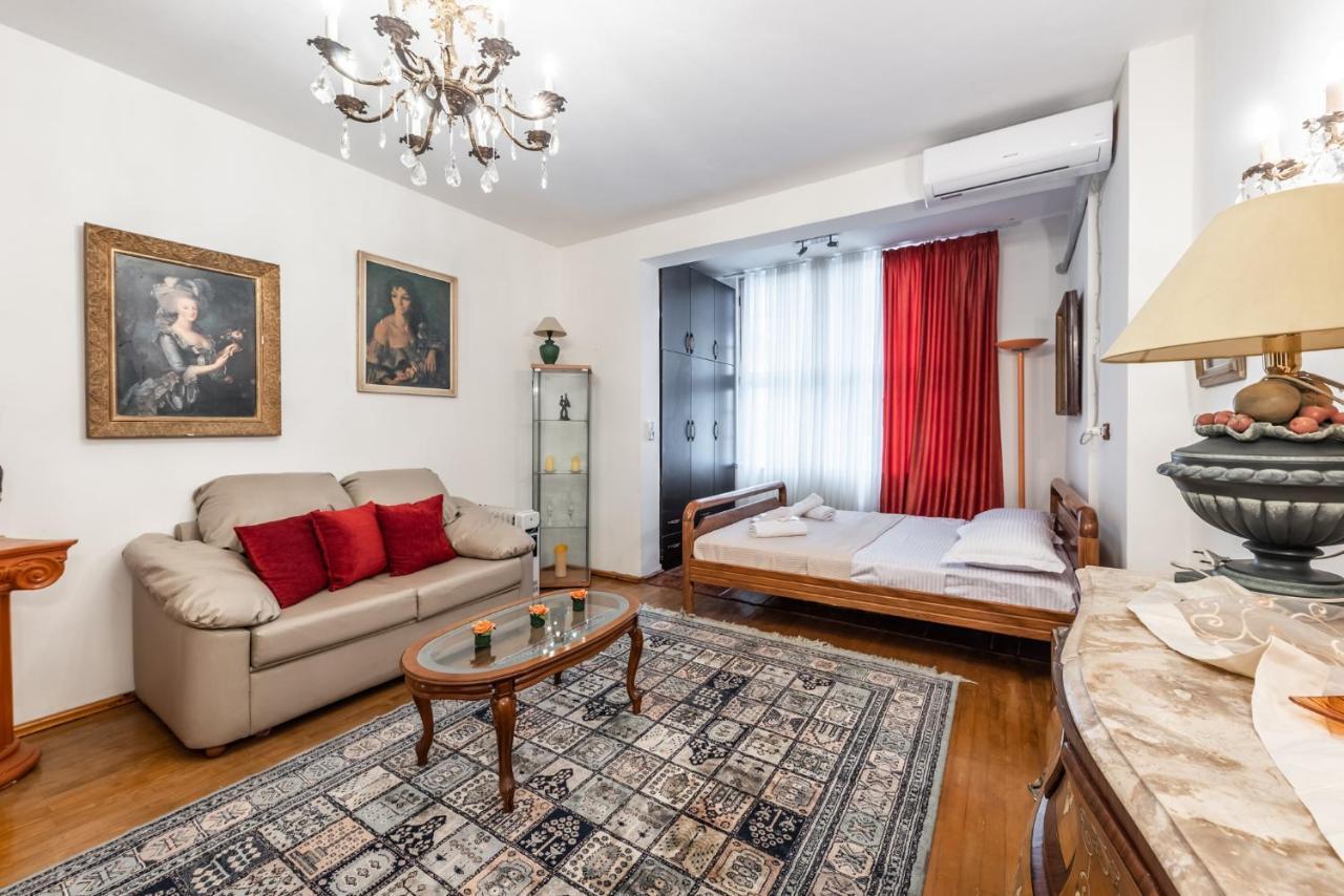 Vintage And Warm 2Br Apartament In Tirana Kültér fotó