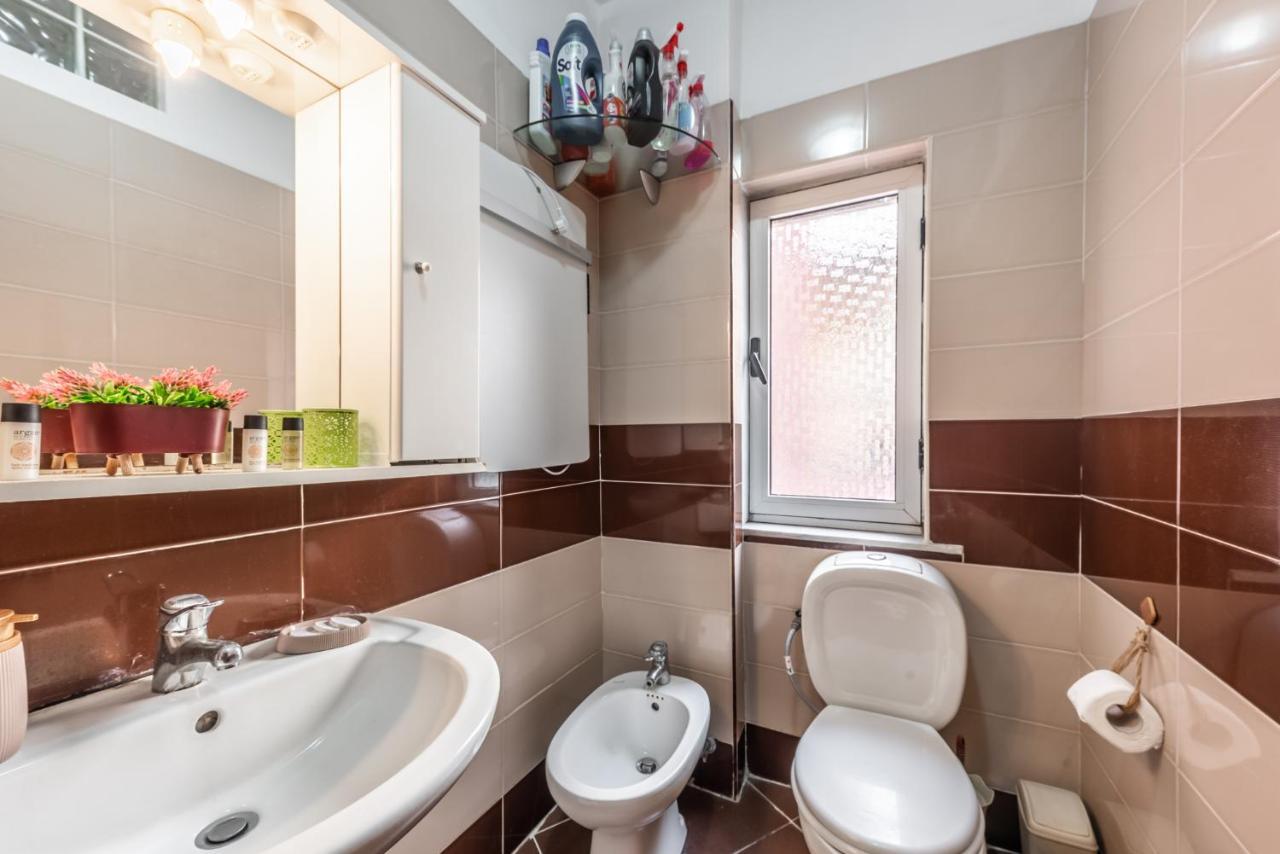 Vintage And Warm 2Br Apartament In Tirana Kültér fotó