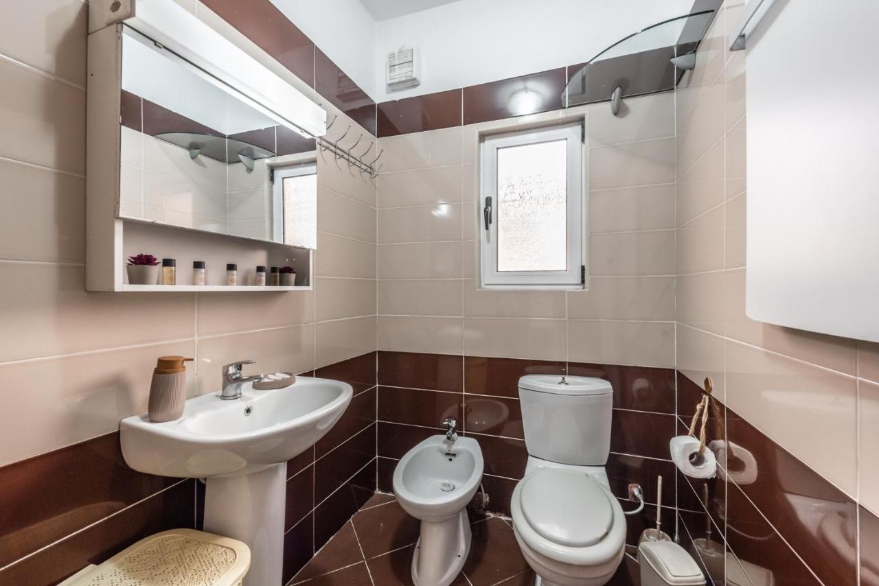 Vintage And Warm 2Br Apartament In Tirana Kültér fotó